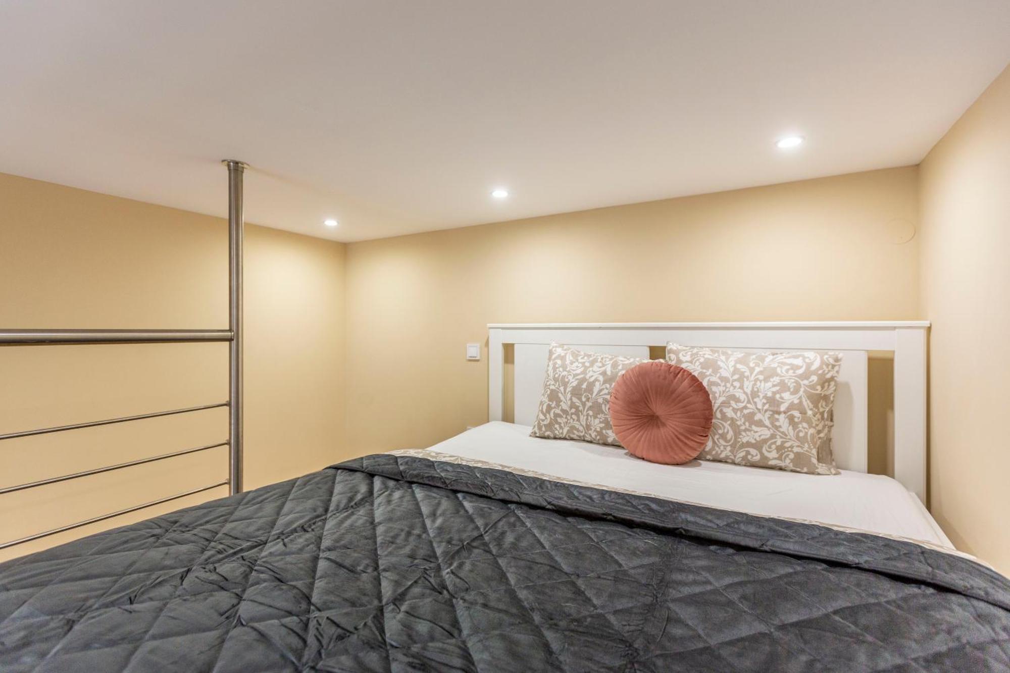 Spacious Bajcsy In The Heart Of Boedapest